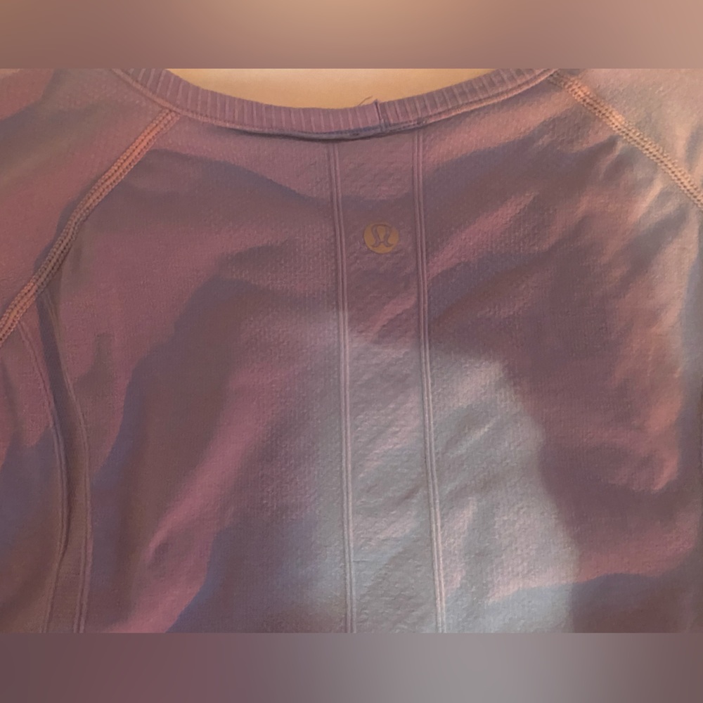 Size 10 Blue/purple Lululemon shirt - Picture 1 of 3